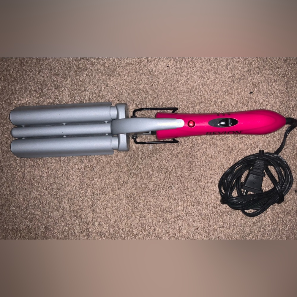 Revlon 3 Barrel Deep Hair Waver Crimper Pink Swivel Cord